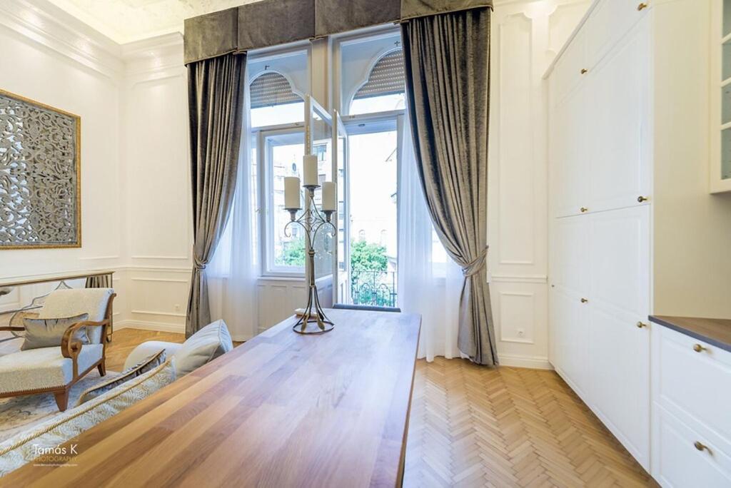 Bpr The Golden Astoria With Balcony And A/C Apartment บูดาเปสต์ ภายนอก รูปภาพ